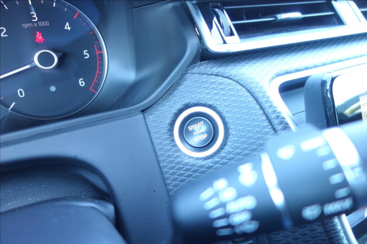 Land Rover Range Rover Velar SUV / Terénní 3,0 l 221 kw