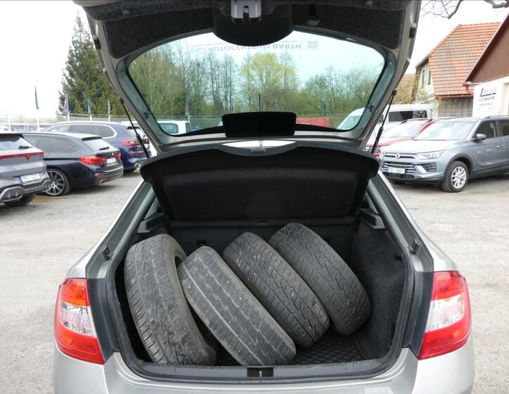 Škoda Rapid Sedan / Limuzína 1,2 l 77 kw