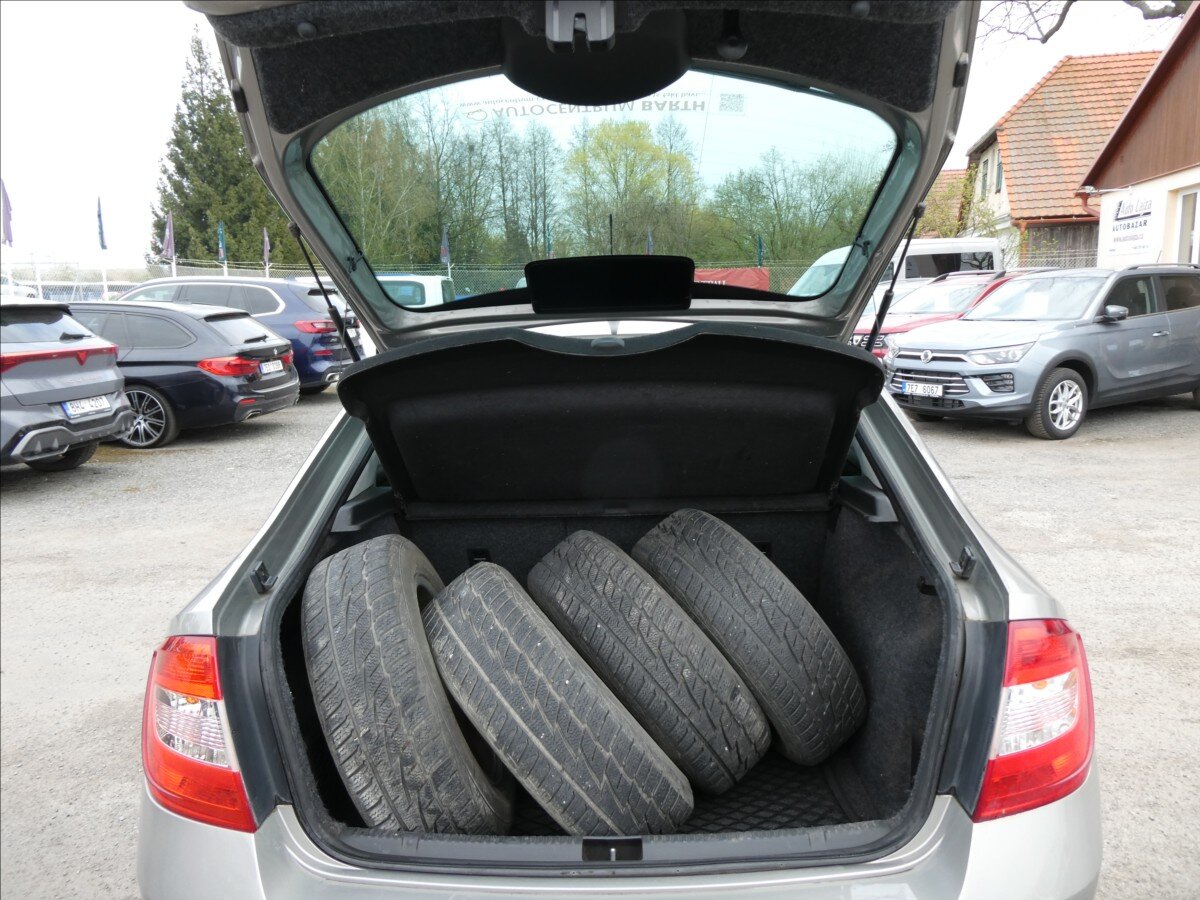 Škoda Rapid Sedan / Limuzína 1,2 l 77 kw