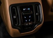 Aston Martin Ostatní SUV 4,0 l 520 kw