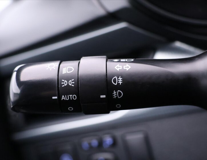 Toyota Avensis Kombi 2,0 l 105 kw