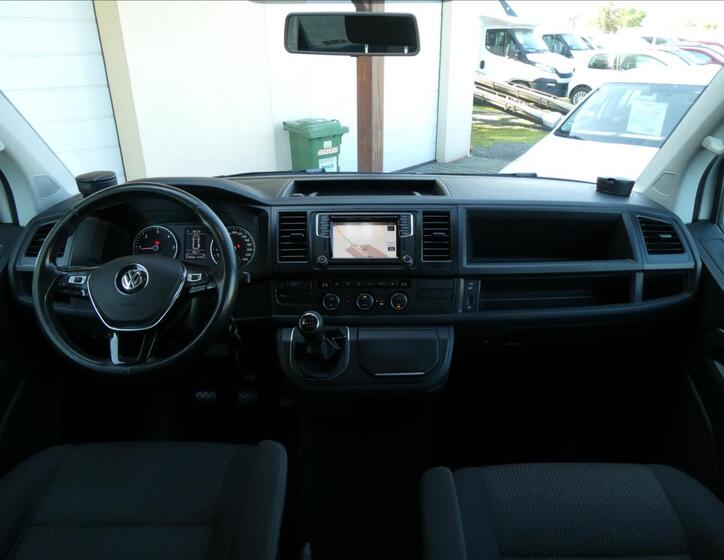 Volkswagen Multivan 27