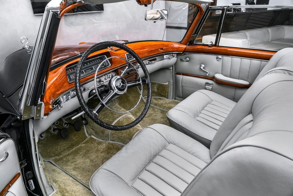 Mercedes-Benz 220 Kabriolet 2,2 l 78 kw