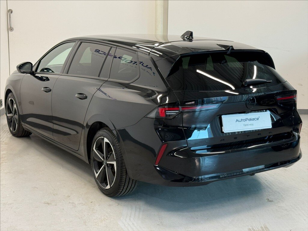 Opel Astra Kombi 1,2 l 96 kw