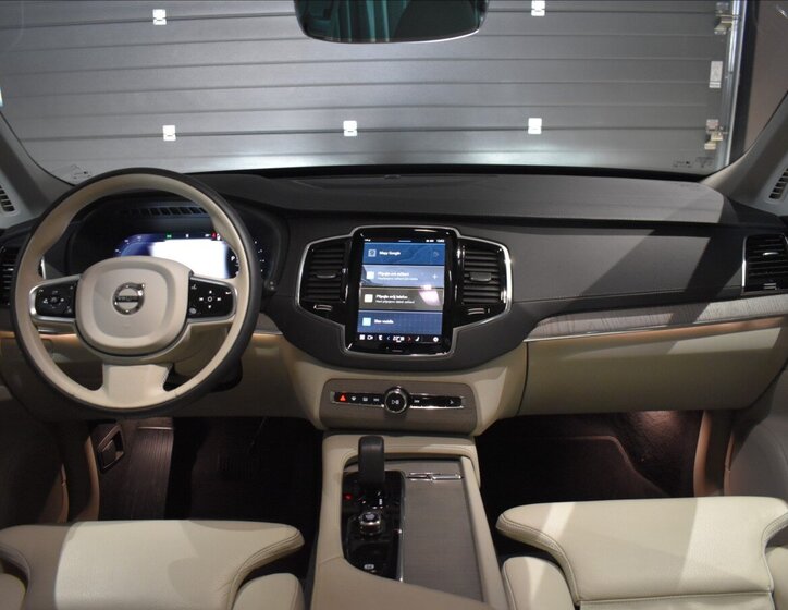 Volvo XC90 SUV / Terénní 2,0 l 184 kw