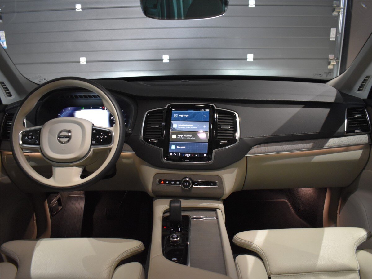 Volvo XC90 SUV / Terénní 2,0 l 184 kw