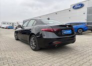 Alfa Romeo Giulia Sedan / Limuzína 2,1 l 132 kw