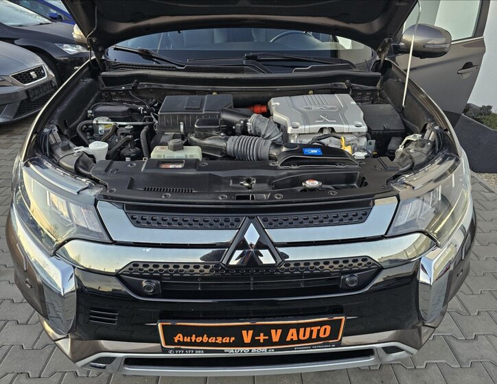 Mitsubishi Outlander 50