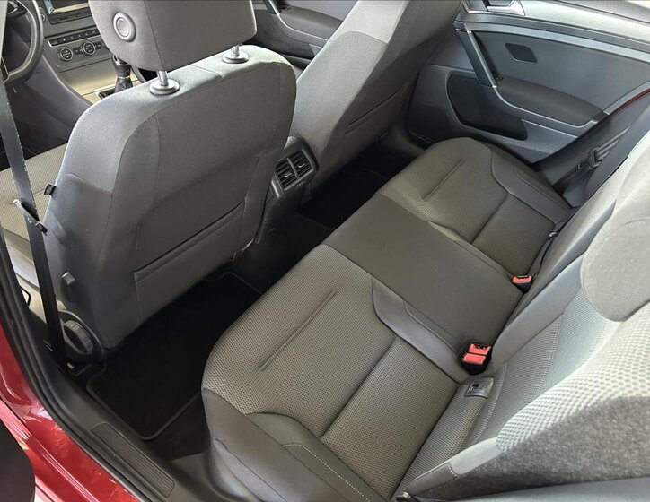 Volkswagen Golf Hatchback 1,2 l 77 kw