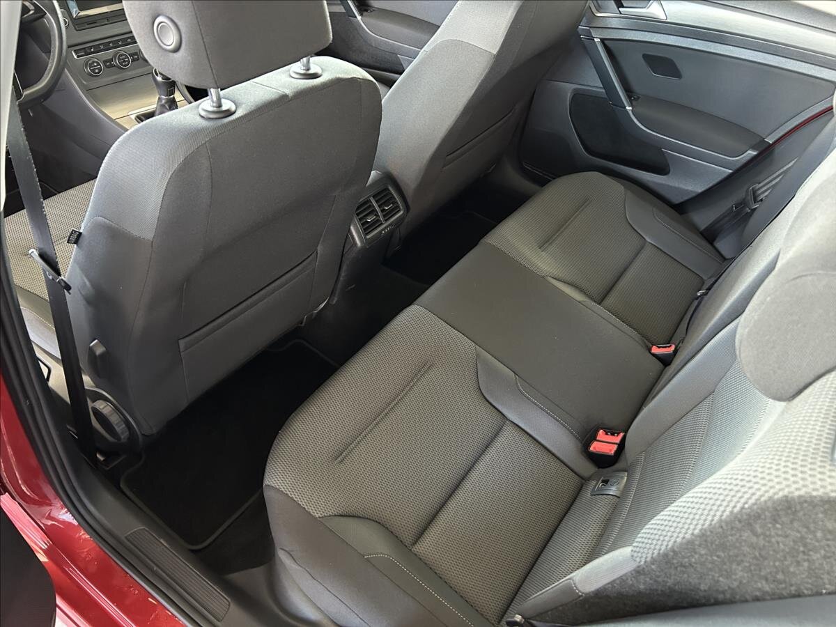 Volkswagen Golf Hatchback 1,2 l 77 kw