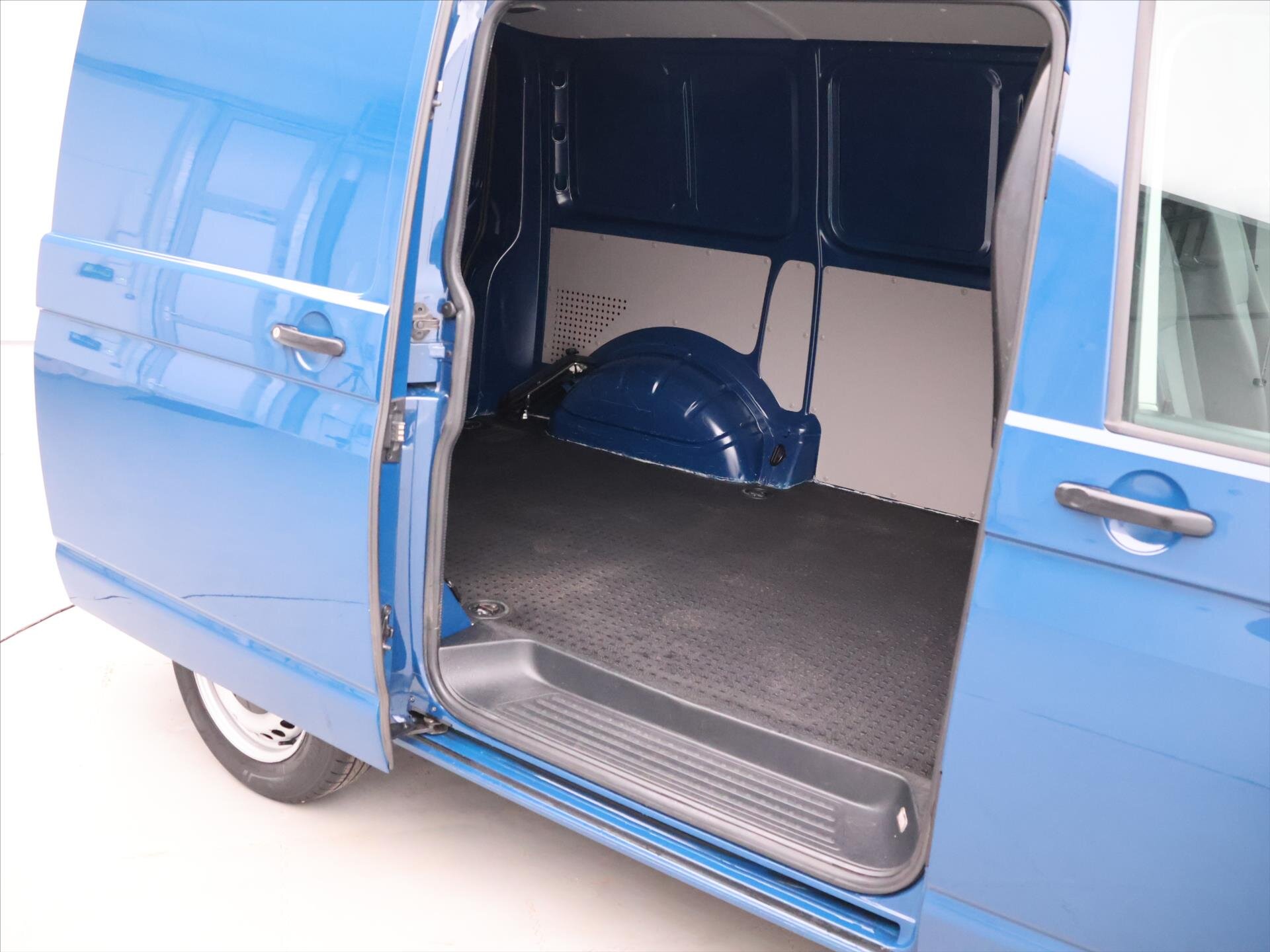 Volkswagen Transporter Skříň 2,0 l 75 kw