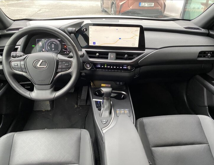 Lexus UX 250h Hatchback 2,0 l 135 kw