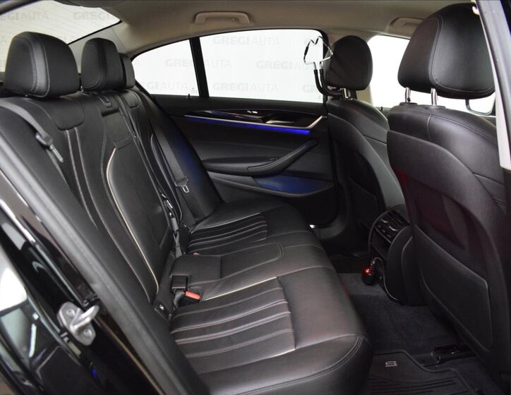 BMW Řada 5 Sedan / Limuzína 3,0 l 195 kw