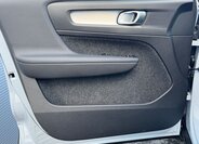 Volvo XC40 SUV / Terénní 2,0 l 120 kw