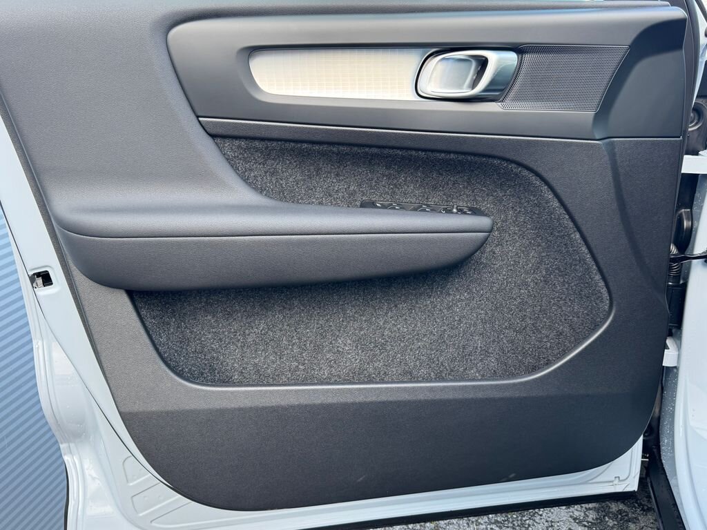 Volvo XC40 SUV / Terénní 2,0 l 120 kw