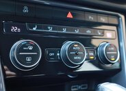 Volkswagen T-Roc CUV 1,5 l 110 kw