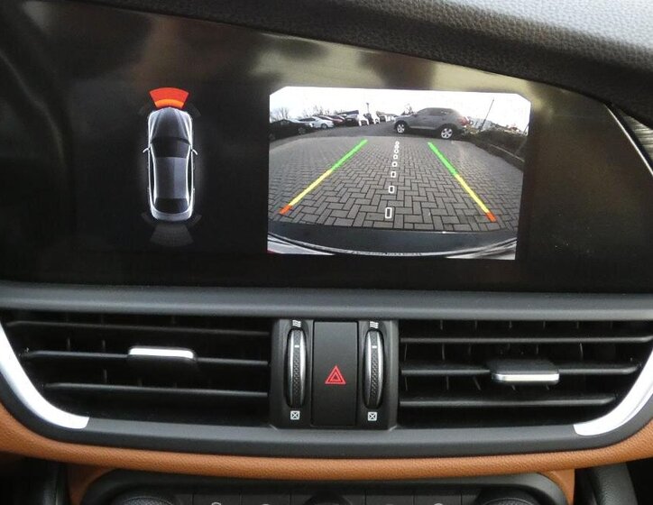 Alfa Romeo Giulia 15