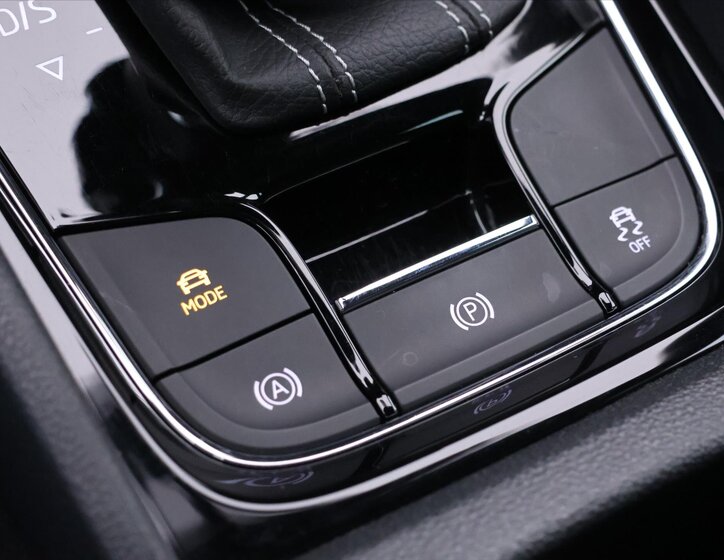 Škoda Karoq SUV / Terénní 2,0 l 140 kw