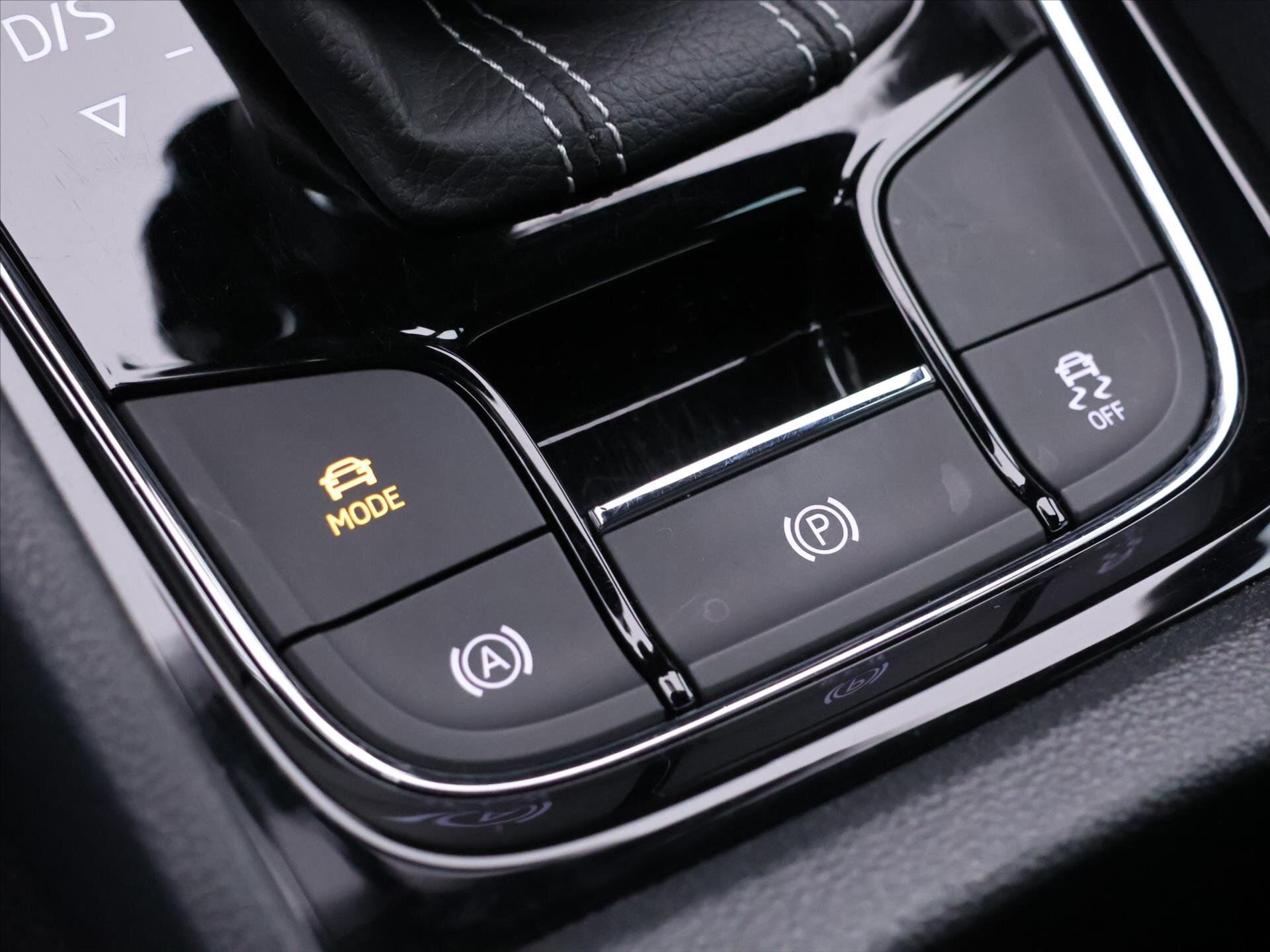 Škoda Karoq SUV / Terénní 2,0 l 140 kw