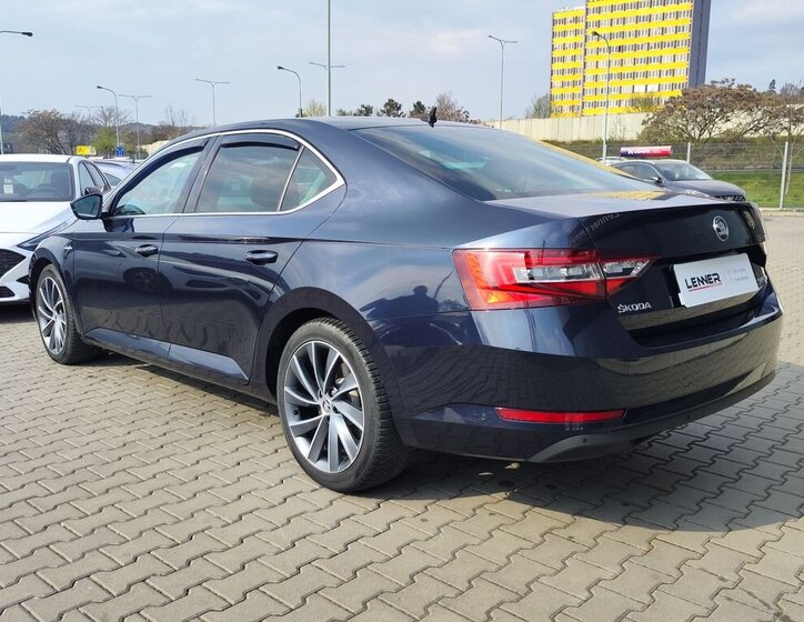 Škoda Superb Sedan / Limuzína 2,0 l 110 kw