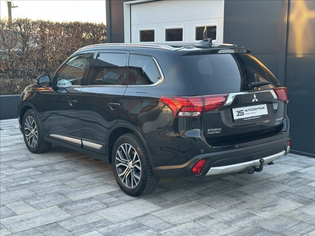 Mitsubishi Outlander SUV / Terénní 2,3 l 110 kw