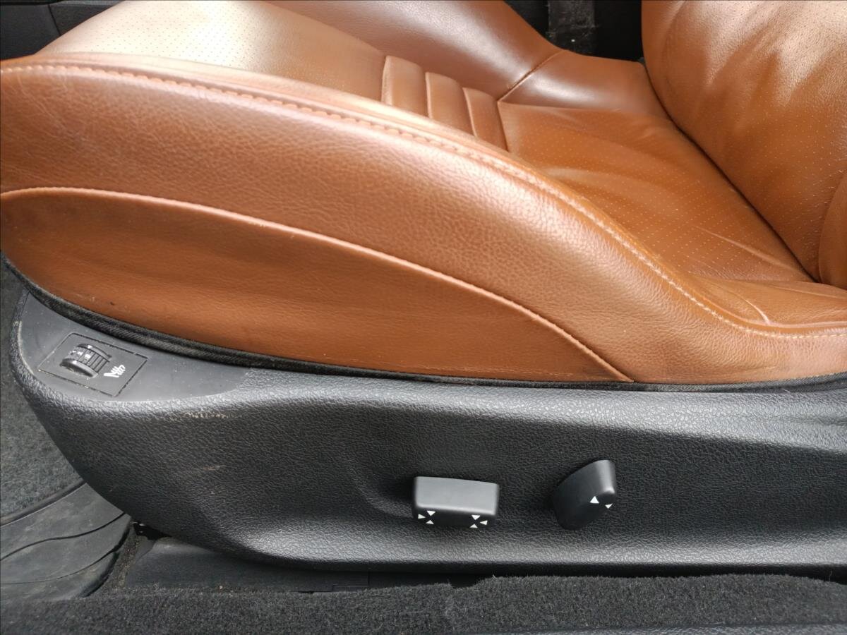 Peugeot 407 Kupé 2,7 l 150 kw