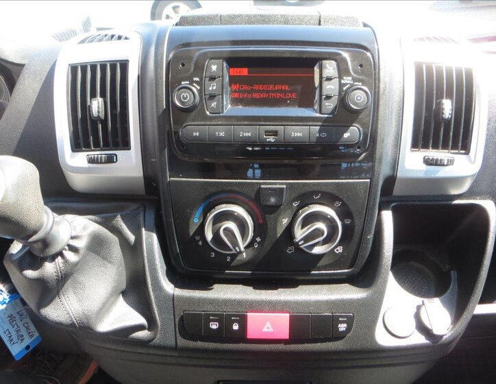 Peugeot Boxer Valník 2,2 l 121 kw