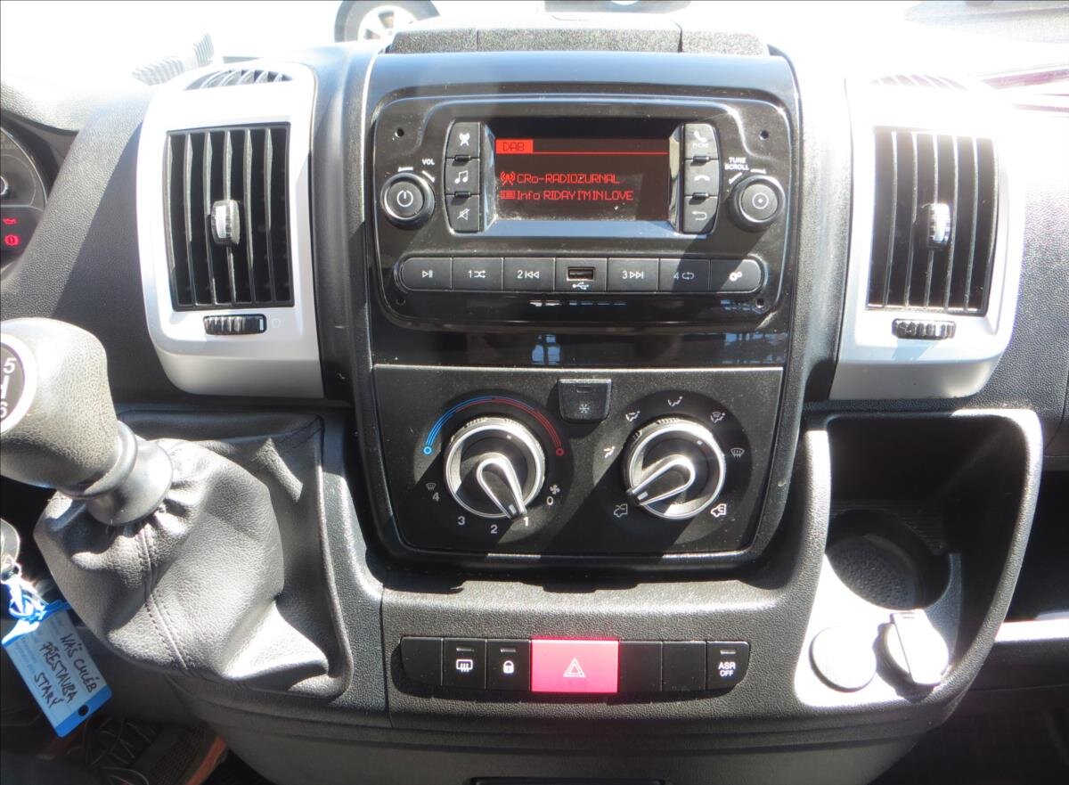 Peugeot Boxer Valník 2,2 l 121 kw