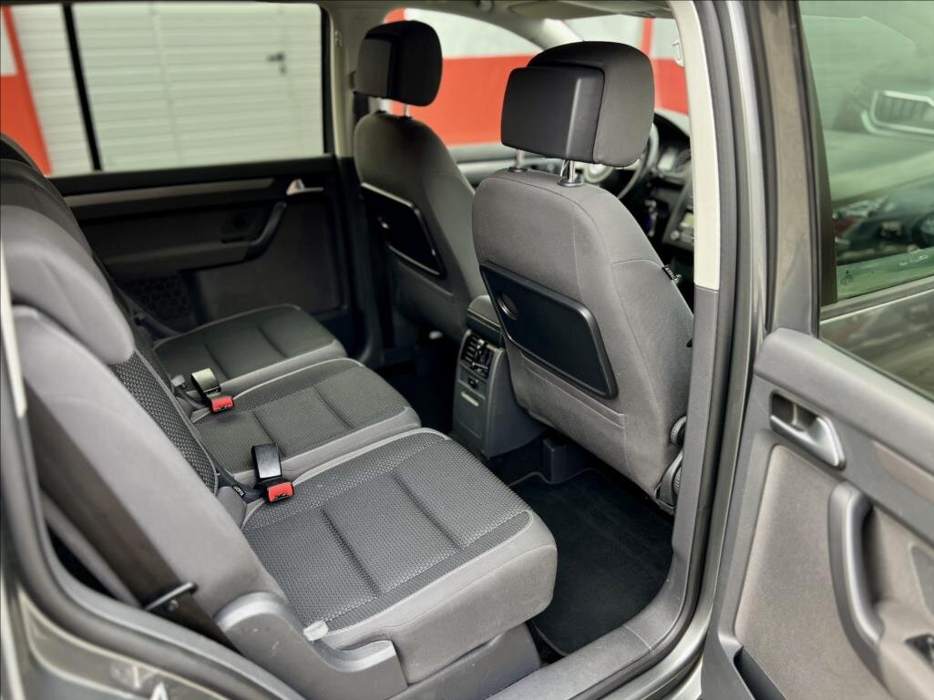 Volkswagen Touran MPV 1,6 l 77 kw