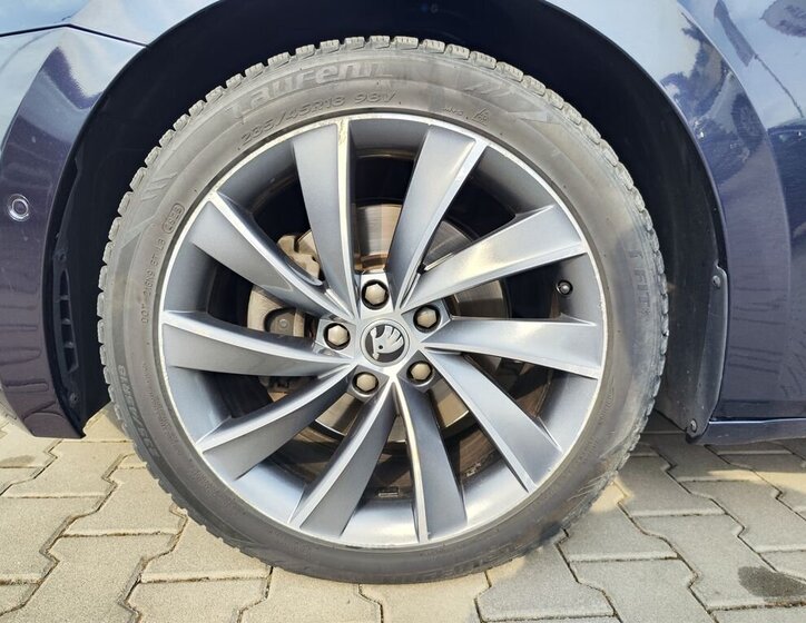 Škoda Superb Sedan / Limuzína 2,0 l 110 kw