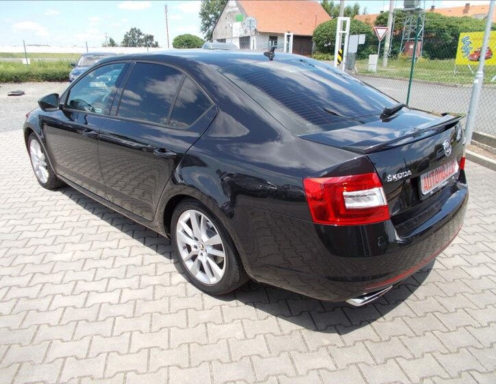 Škoda Octavia Sedan / Limuzína 2,0 l 135 kw