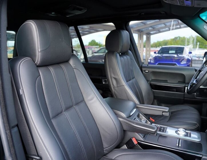 Land Rover Range Rover SUV / Terénní 4,4 l 230 kw