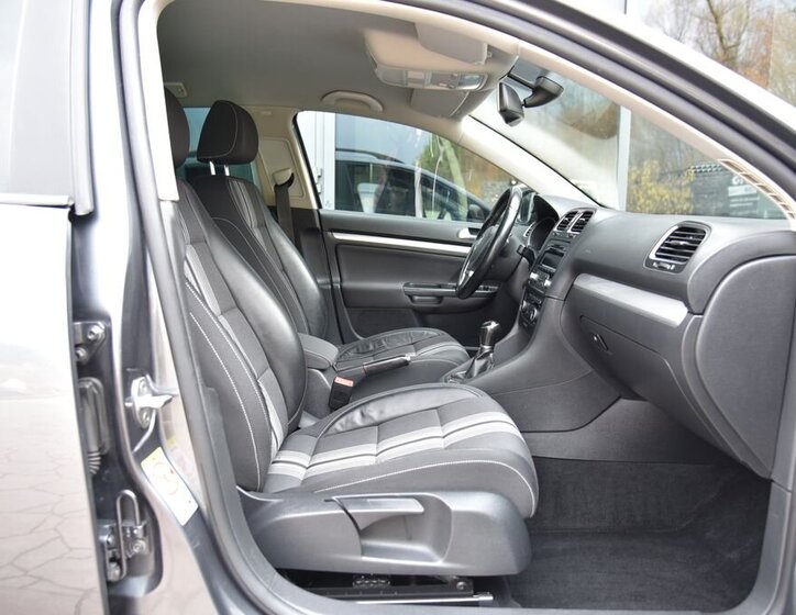 Volkswagen Golf Kombi 1,6 l 77 kw