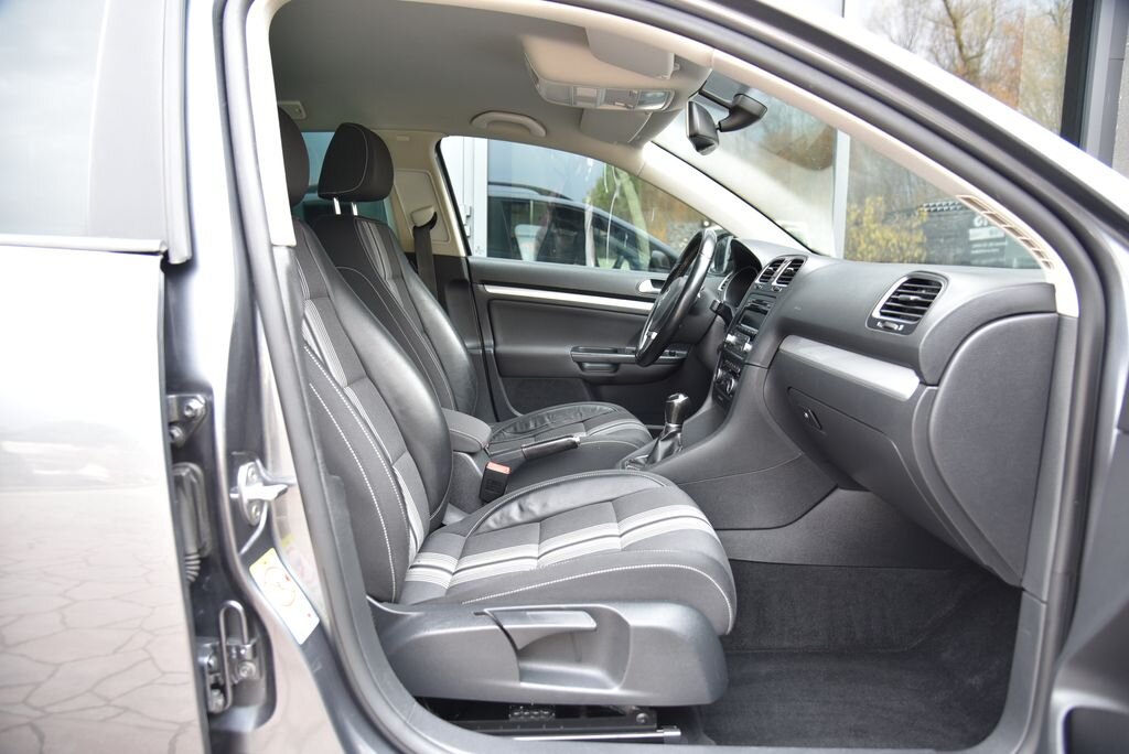 Volkswagen Golf Kombi 1,6 l 77 kw