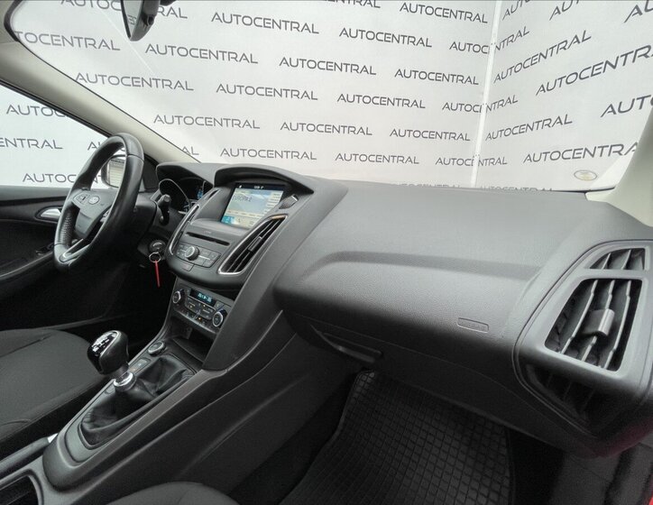 Ford Focus Kombi 999,0 92 kw