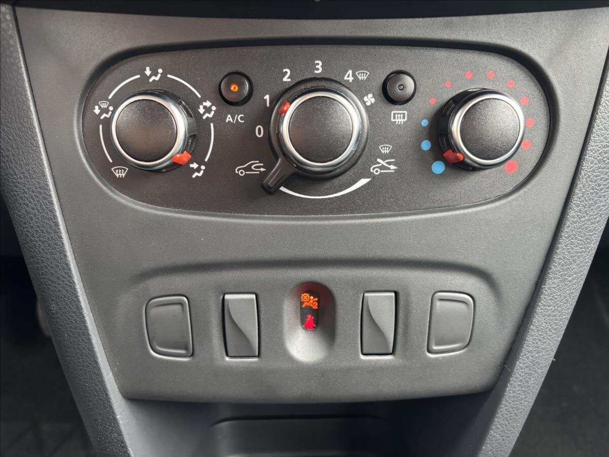 Dacia Sandero Hatchback 898,0 66 kw