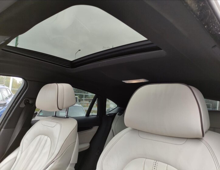 BMW X6 SUV 3,0 l 230 kw