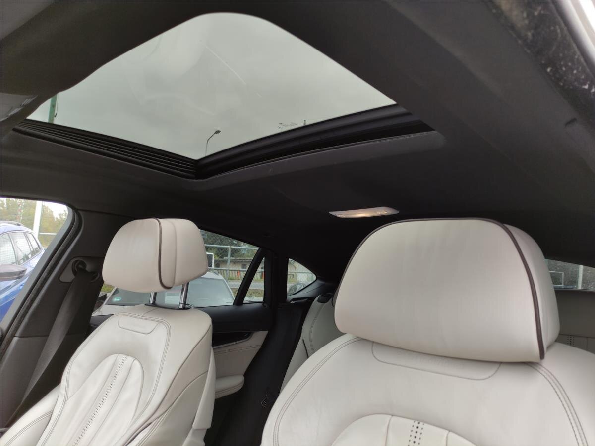 BMW X6 SUV 3,0 l 230 kw