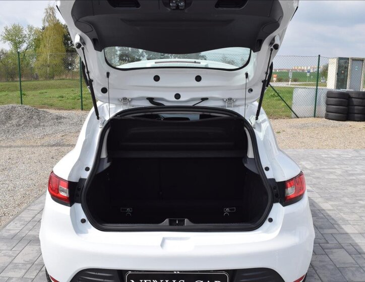 Renault Clio Hatchback 1,1 l 54 kw