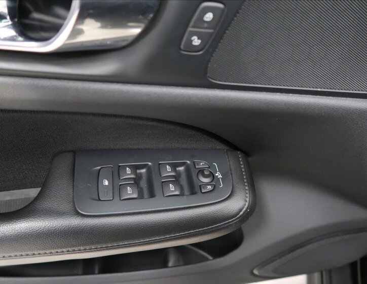 Volvo V60 Kombi 2,0 l 140 kw