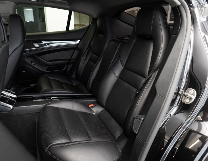 Porsche Panamera Sedan 4,8 l 294 kw