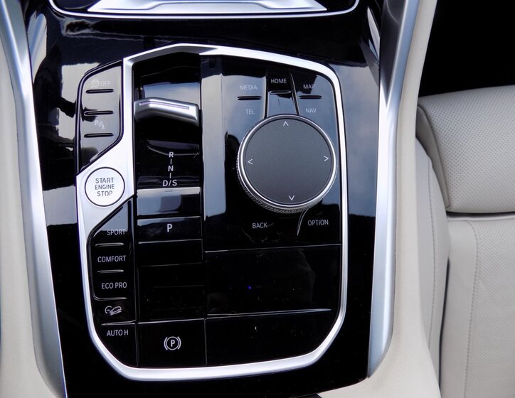 BMW X6 SUV 3,0 l 210 kw