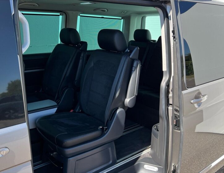 Volkswagen Multivan 13