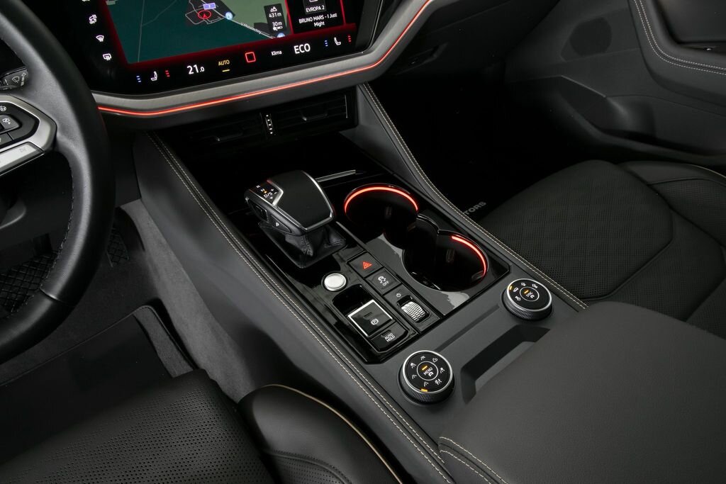 Volkswagen Touareg SUV / Terénní 3,0 l 210 kw