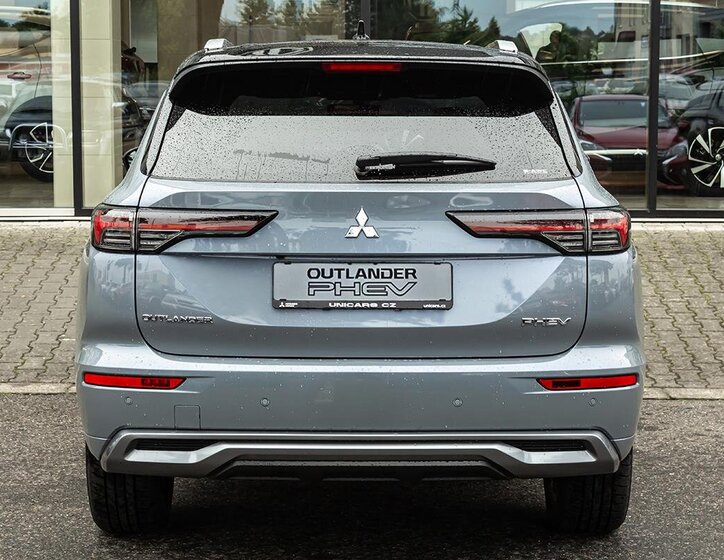 Mitsubishi Outlander 6