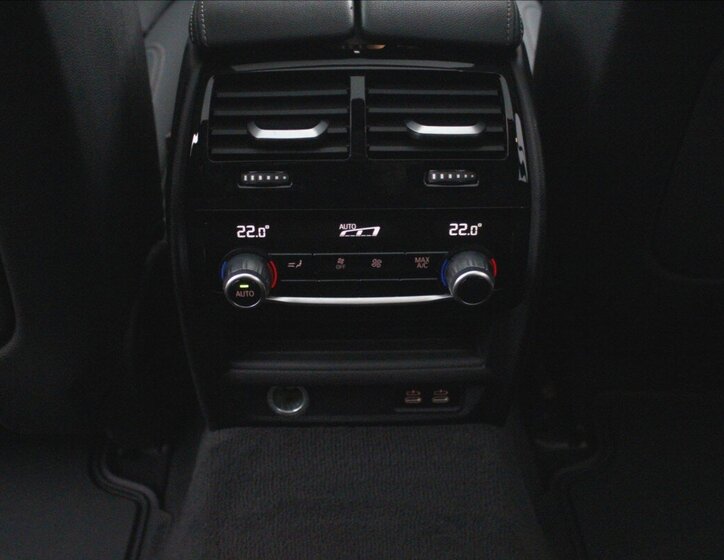 BMW Řada 5 Kombi 3,0 l 210 kw