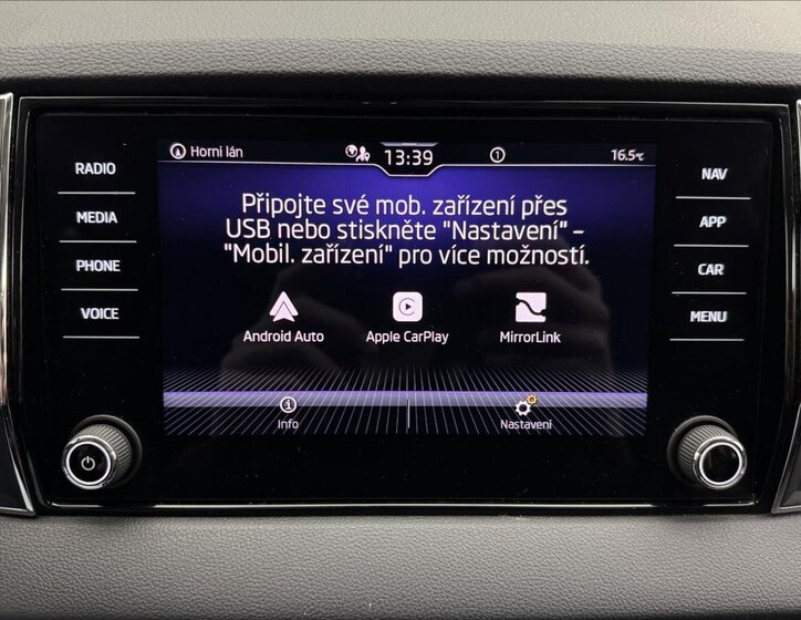 Škoda Karoq SUV / Terénní 1,5 l 110 kw