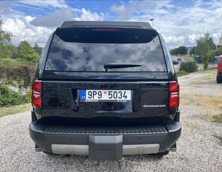 Toyota Land Cruiser 6