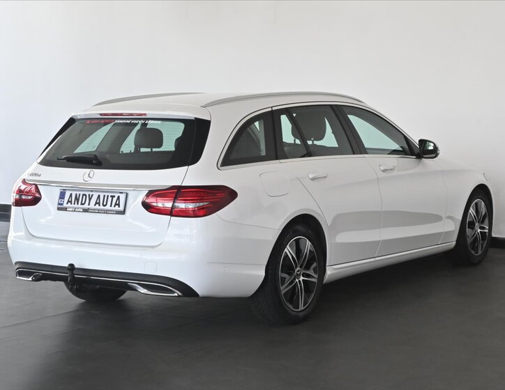 Mercedes-Benz Třídy C Kombi 2,0 l 143 kw