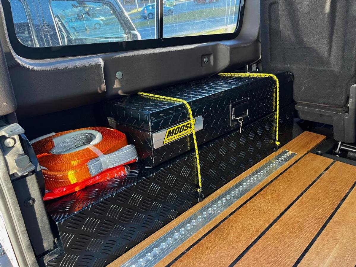 Land Rover Defender SUV / Terénní 2,2 l 90 kw